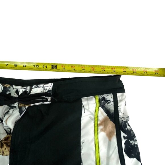 Legendary Hunt Bum Men’s Camouflage Outdoor Shorts Size XL Elastic Waist Drawstr - Picture 4 of 9